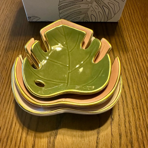 Vagabond Goods Monstera Ceramic Tray Set of 3 NEW - Picture 2 of 3